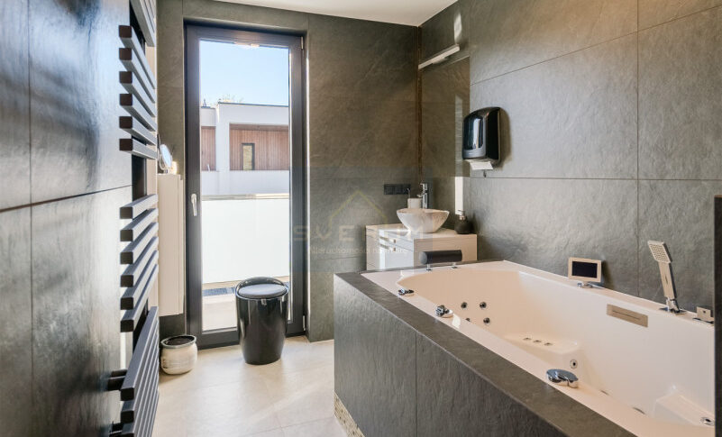 Dom na Sprzedaż, 211.62m2, Częstochowa-Parkitka - 9