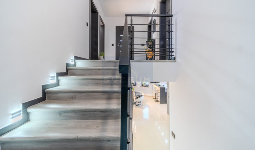 Dom na Sprzedaż, 370.00m2, Niegowoniczki - 18