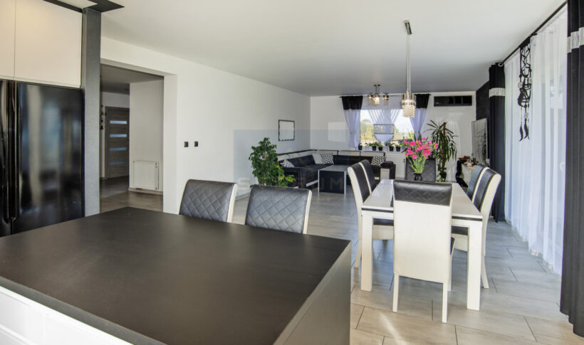 Dom na Sprzedaż, 310.00m2, Żarki - 28