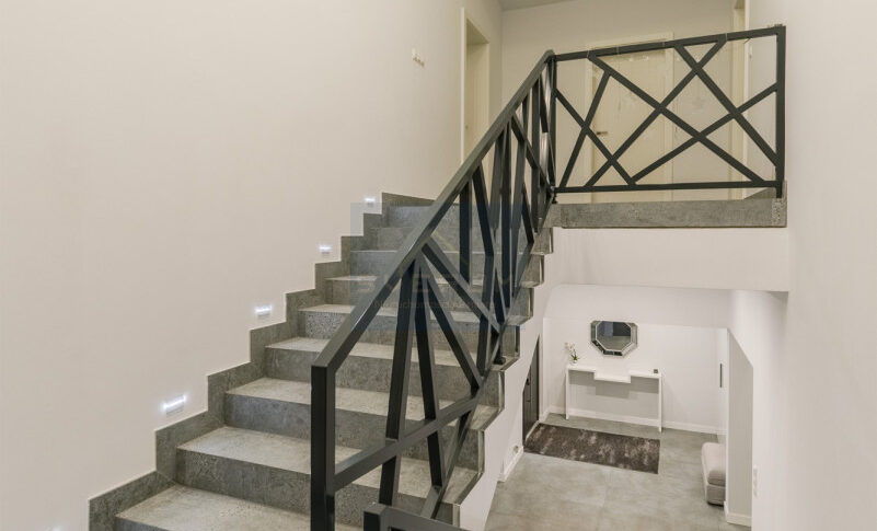 Dom na Sprzedaż, 480.00m2, Zawada - 13